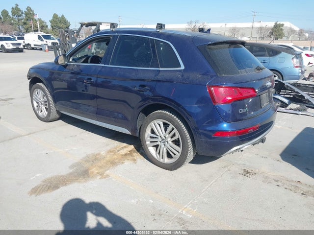 WA1BNAFY8J2120366 Audi Q5 2.0t Premium/2.0t Tech Premium