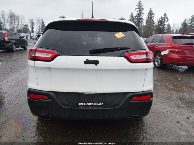 1C4PJLAB0HW527025 Jeep Cherokee Altitude Fwd