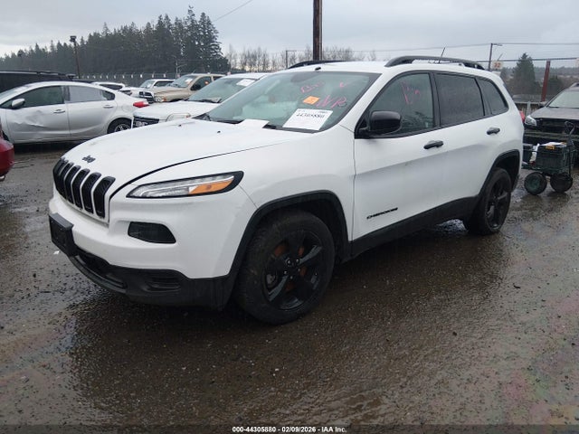 1C4PJLAB0HW527025 Jeep Cherokee Altitude Fwd