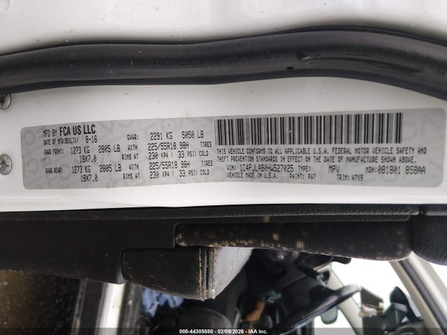 1C4PJLAB0HW527025 Jeep Cherokee Altitude Fwd