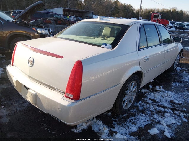 2011 CADILLAC DTS 1G6KD5E63BU127802 Photo 3