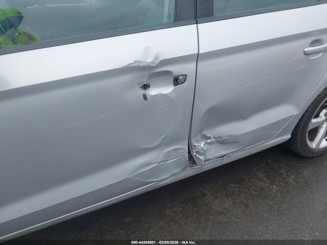 2016 AUDI A3 WAUA7GFF2G1015296 Photo 5