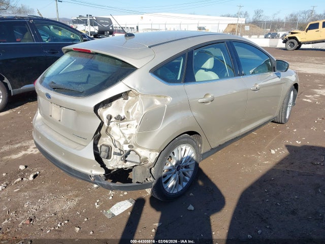 1FADP3N28JL271872 Ford Focus Titanium