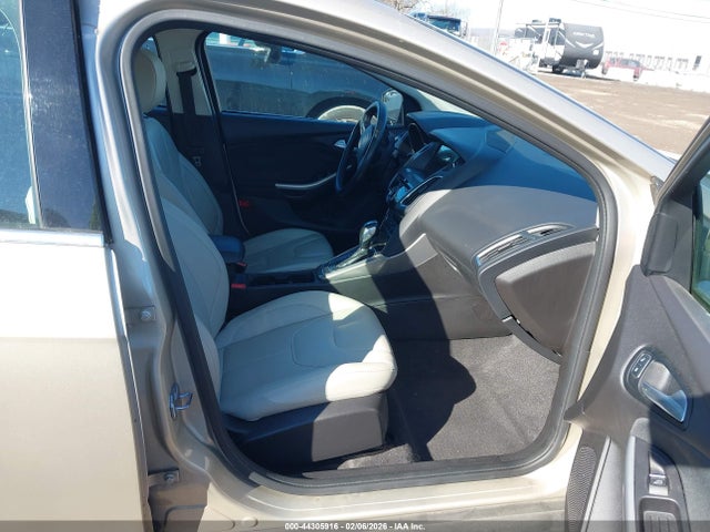 1FADP3N28JL271872 Ford Focus Titanium