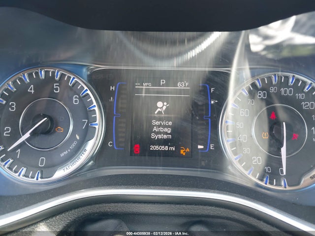 2015 Chrysler 200 Limited მანქანა იყიდება აუქციონზე, vin: 1C3CCCAB5FN679995, აუქციონის ნომერი: 44305938