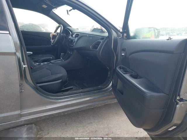 2013 CHRYSLER 200 1C3CCBBB0DN528794 Photo 4