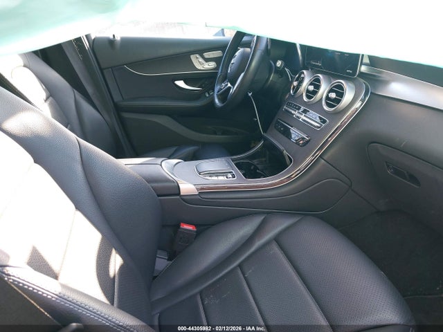 44305982 :رقم المزاد ، W1N0G8EB6NG121353 vin ، 2022 Mercedes-benz Glc 300 4matic Suv مزاد بيع
