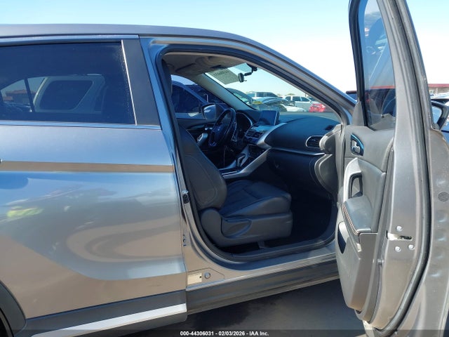 2018 MITSUBISHI ECLIPSE CROSS JA4AT5AA8JZ041323 Photo 4