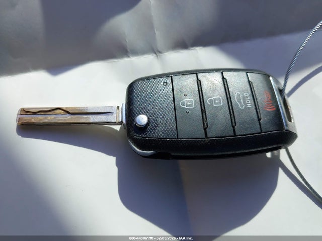 5XXGM4A7XEG263933 KIA Optima Lx