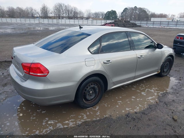 Aukcja sprzedaży 2012 Volkswagen Passat 2.5l S, vin: 1VWAP7A3XCC069263, numer aukcji: 44306180