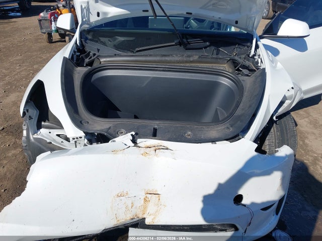 44306214 :رقم المزاد ، 7SAYGAEE6PF664729 vin ، 2023 Tesla Model Y Awd/long Range Dual Motor All-wheel Drive مزاد بيع