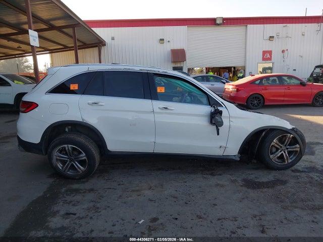 WDC0G4KB3JV070026 Mercedes-Benz Glc 300 4matic