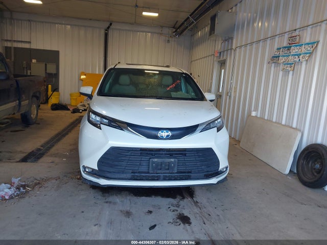 5TDJRKEC7MS002646 Toyota SIENNA XLE