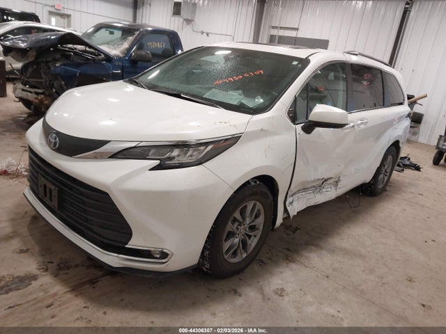 5TDJRKEC7MS002646 Toyota SIENNA XLE