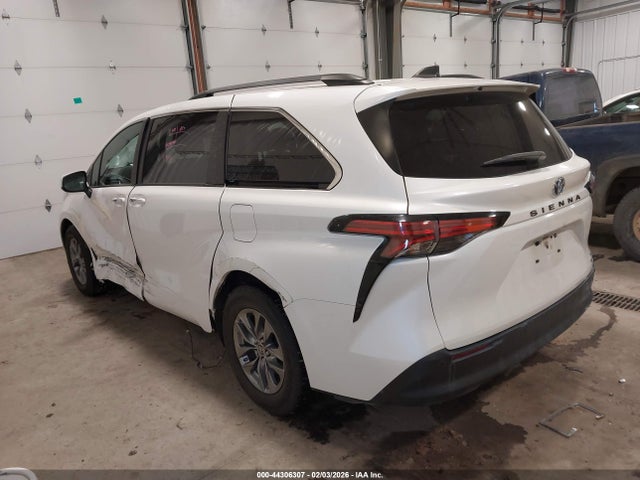 5TDJRKEC7MS002646 Toyota SIENNA XLE