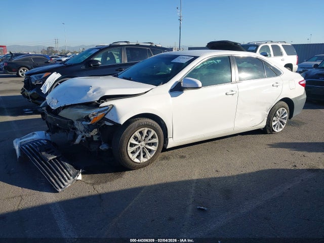 Toyota CAMRY LE 2016 4T4BF1FK0GR541737 Image 2