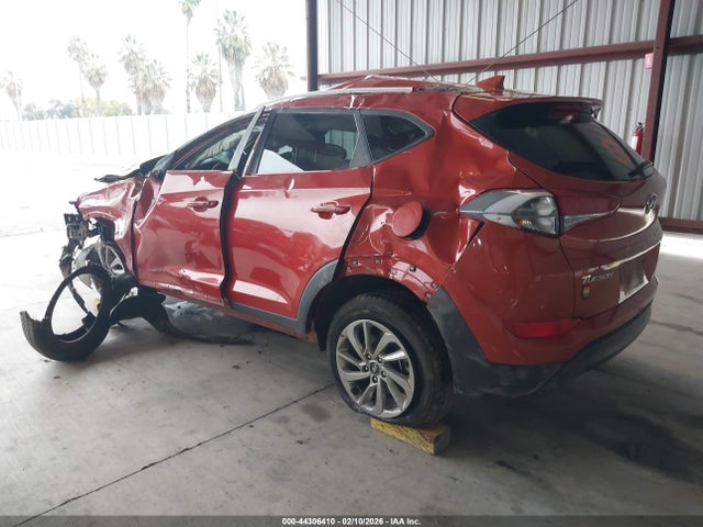KM8J33A43HU447856 Hyundai Tucson Se Plus