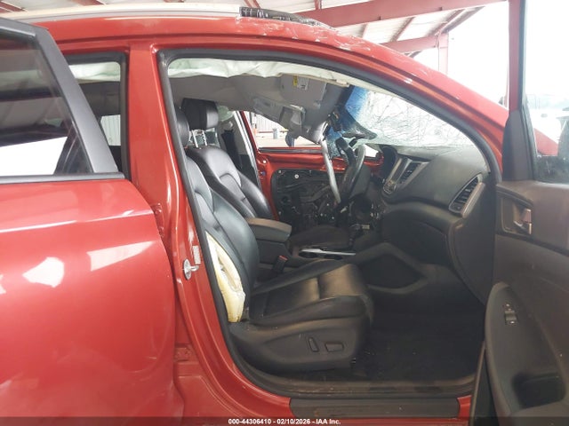 KM8J33A43HU447856 Hyundai Tucson Se Plus
