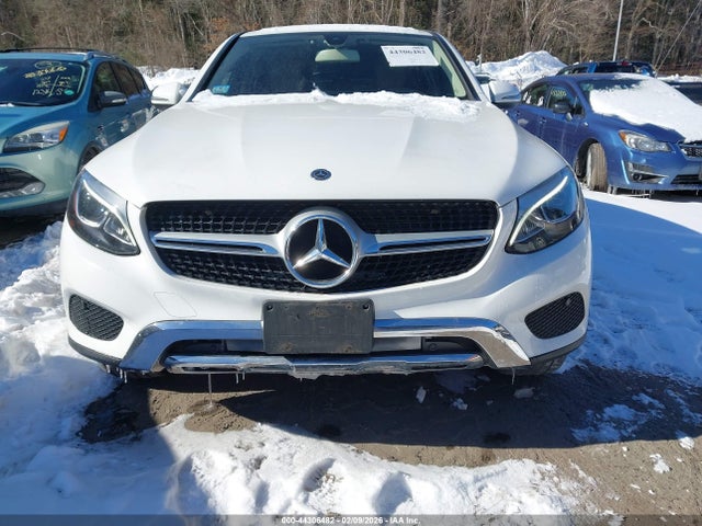 2018 Mercedes-benz Glc 300 Coupe 4matic მანქანა იყიდება აუქციონზე, vin: WDC0J4KB5JF385969, აუქციონის ნომერი: 44306482