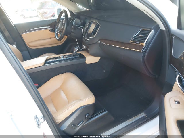 YV4A22PKXG1078143 Volvo Xc90 T6 Momentum