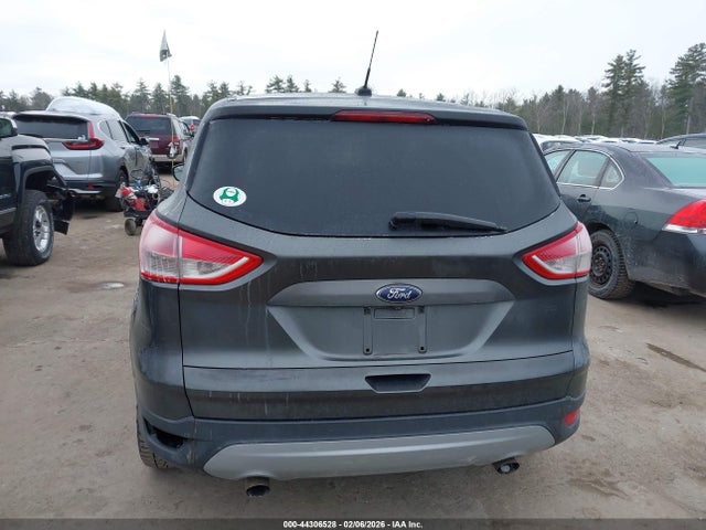 1FMCU9GX8FUA55415 Ford ESCAPE SE