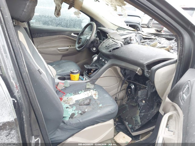1FMCU9GX8FUA55415 Ford ESCAPE SE
