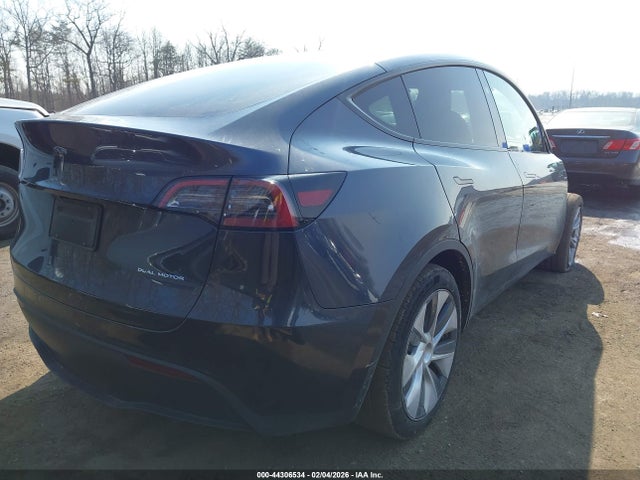 2024 TESLA MODEL Y 7SAYGDEE9RA244223 Photo 3