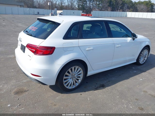 2017 AUDI A3 E-TRON WAUUPBFF2HA087102 Photo 3