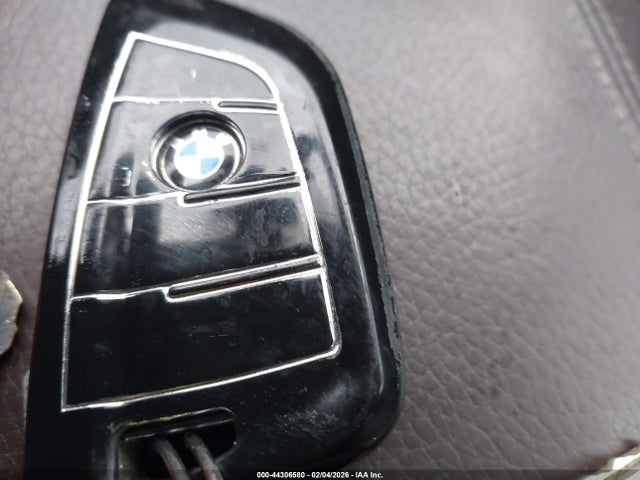 44306580 :رقم المزاد ، 5UXKR2C55H0U18453 vin ، 2017 Bmw X5 Sdrive35i مزاد بيع