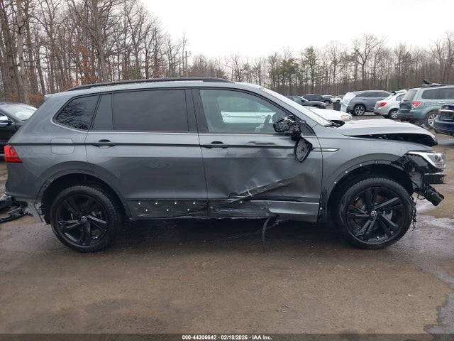 Продаж на аукціоні авто 2024 Volkswagen Tiguan 2.0t Se R-line Black, vin: 3VV8B7AX7RM038130, номер лоту: 44306642