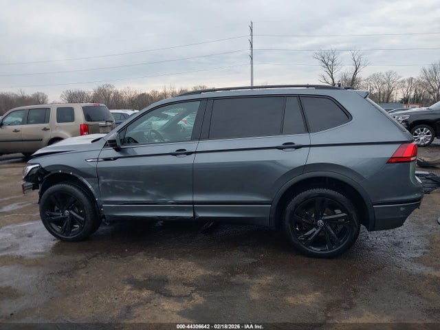 Продаж на аукціоні авто 2024 Volkswagen Tiguan 2.0t Se R-line Black, vin: 3VV8B7AX7RM038130, номер лоту: 44306642