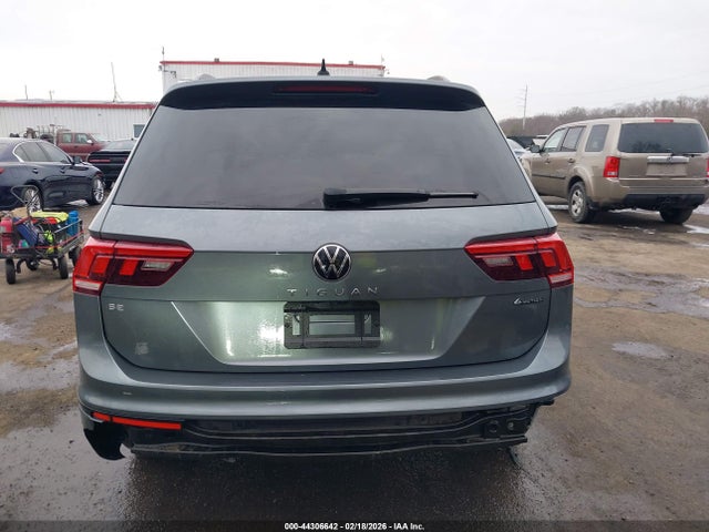 Продаж на аукціоні авто 2024 Volkswagen Tiguan 2.0t Se R-line Black, vin: 3VV8B7AX7RM038130, номер лоту: 44306642