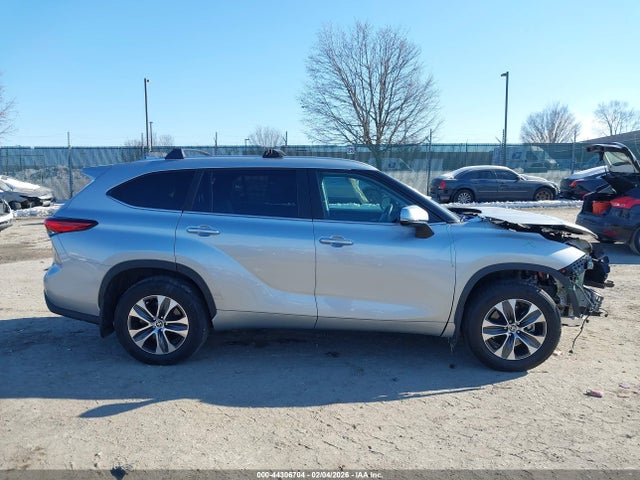 Toyota Highlander Xle 2023 5TDKDRAH8PS028500 Image 13