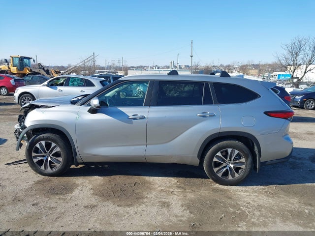 Toyota Highlander Xle 2023 5TDKDRAH8PS028500 Image 14