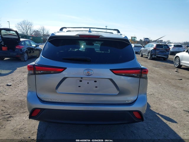 Toyota Highlander Xle 2023 5TDKDRAH8PS028500 Image 16