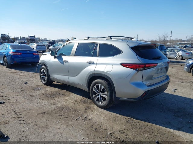 Toyota Highlander Xle 2023 5TDKDRAH8PS028500 Image 3