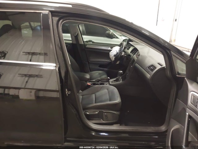 3VWC17AU8GM518673 Volkswagen Golf Sportwagen Tsi Limited Edition
