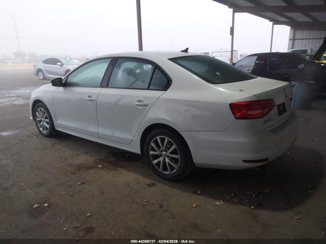 3VWD17AJ0FM258990 Volkswagen Jetta 1.8t Se