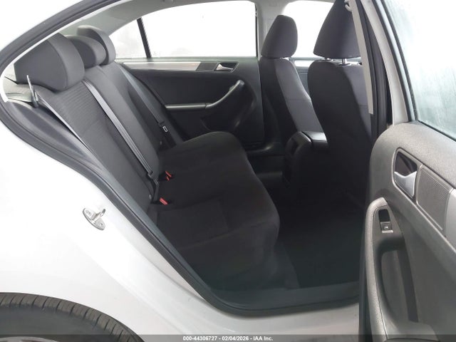 3VWD17AJ0FM258990 Volkswagen Jetta 1.8t Se