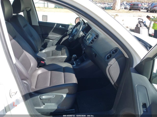 WVGAV7AX0HK022683 Volkswagen Tiguan 2.0t/2.0t S