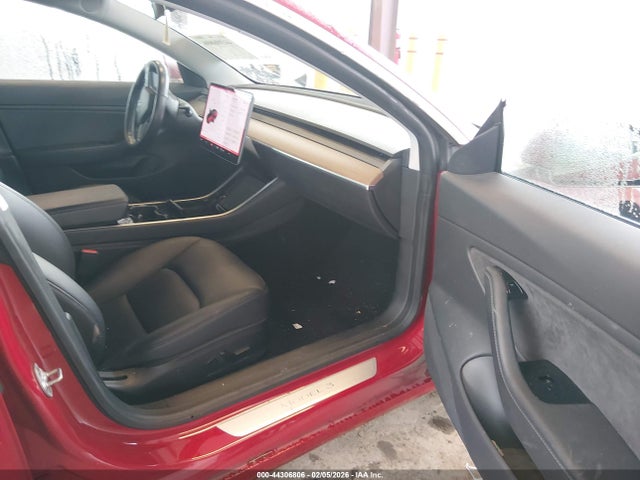 2019 TESLA MODEL 3 5YJ3E1EA9KF300999 Photo 4