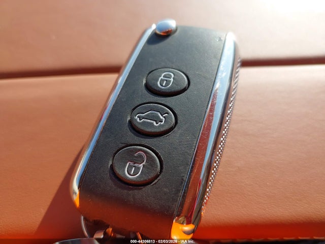 2016 Bentley Flying Spur V8 მანქანა იყიდება აუქციონზე, vin: SCBET9ZA7GC051049, აუქციონის ნომერი: 44306813