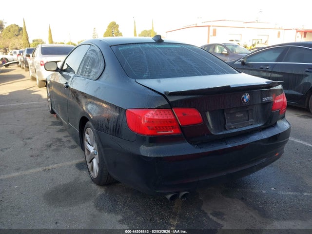 2013 BMW 328I WBAKE5C58DJ107325 Photo 2