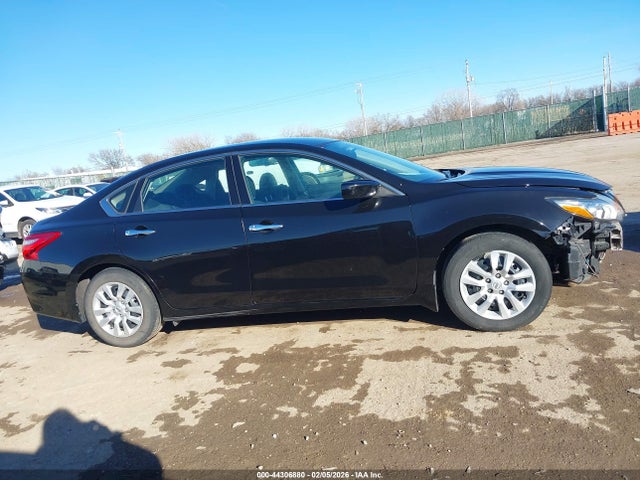 1N4AL3AP1HN357457 Nissan Altima 2.5 S