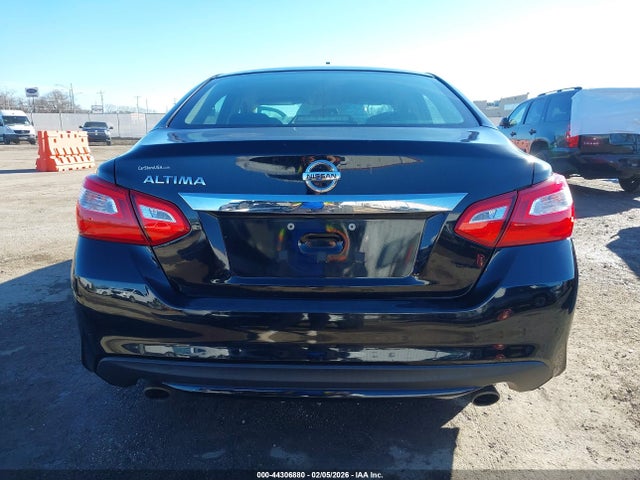 1N4AL3AP1HN357457 Nissan Altima 2.5 S