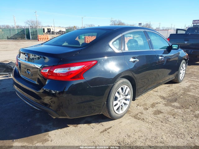 1N4AL3AP1HN357457 Nissan Altima 2.5 S