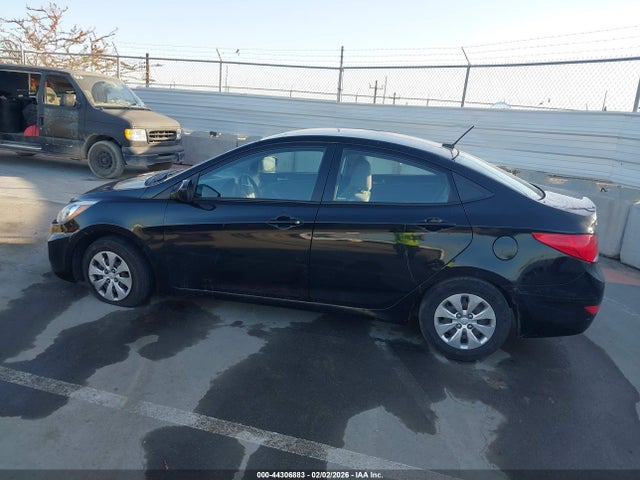 2017 Hyundai Accent Se მანქანა იყიდება აუქციონზე, vin: KMHCT4AE2HU311614, აუქციონის ნომერი: 44306883