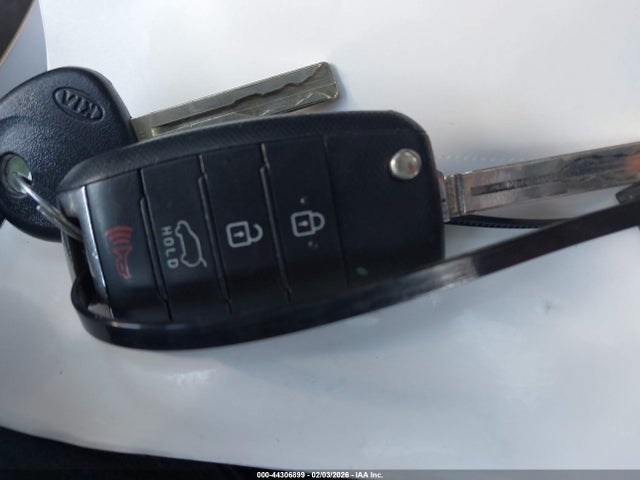 KIA SOUL + 2016 KNDJP3A5XG7861182 Image 11