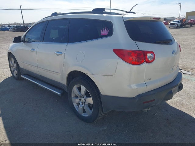 2012 CHEVROLET TRAVERSE 1GNKVLED6CJ231353 Photo 2