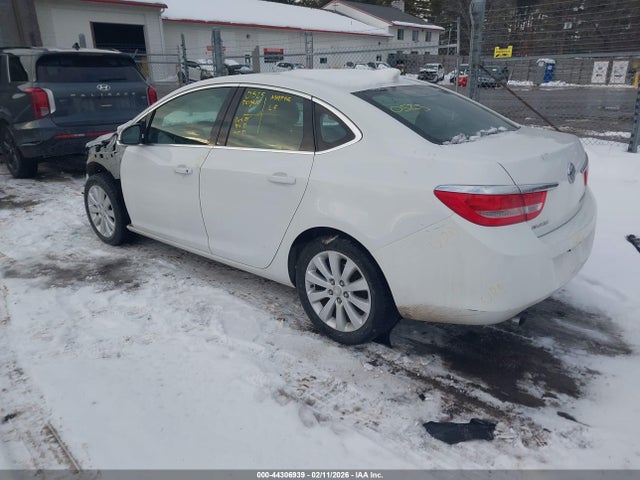 Buick Verano 2015 1G4PP5SK3F4157914 Image 3